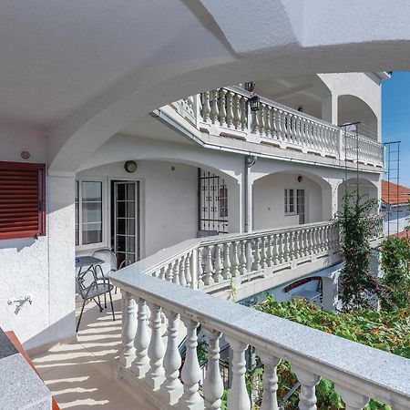 1 Bedroom Cozy Apartment In Crikvenica Exterior foto