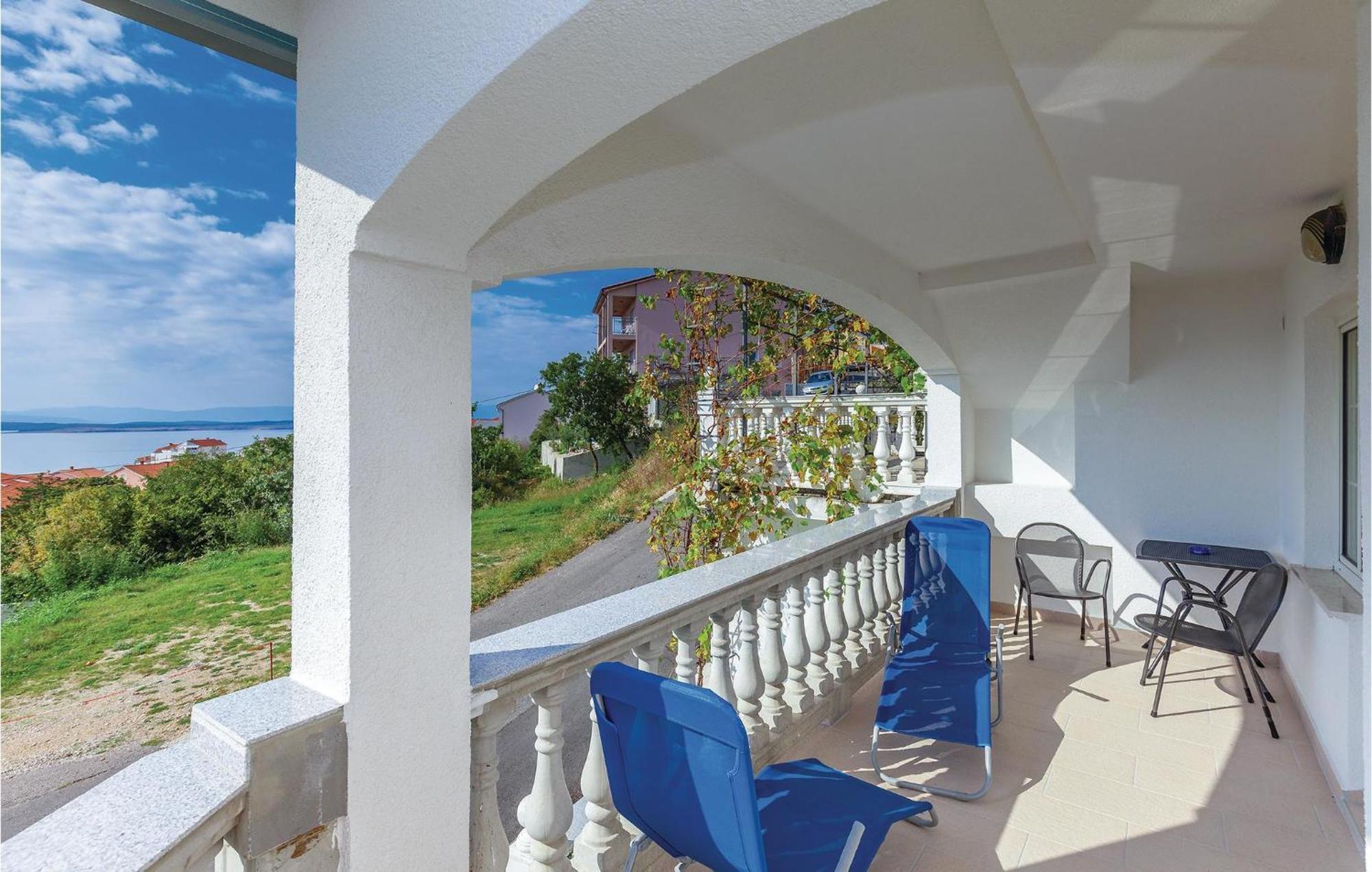 1 Bedroom Cozy Apartment In Crikvenica Exterior foto