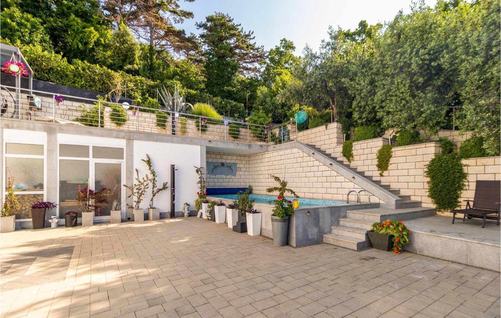 1 Bedroom Cozy Apartment In Crikvenica Exterior foto