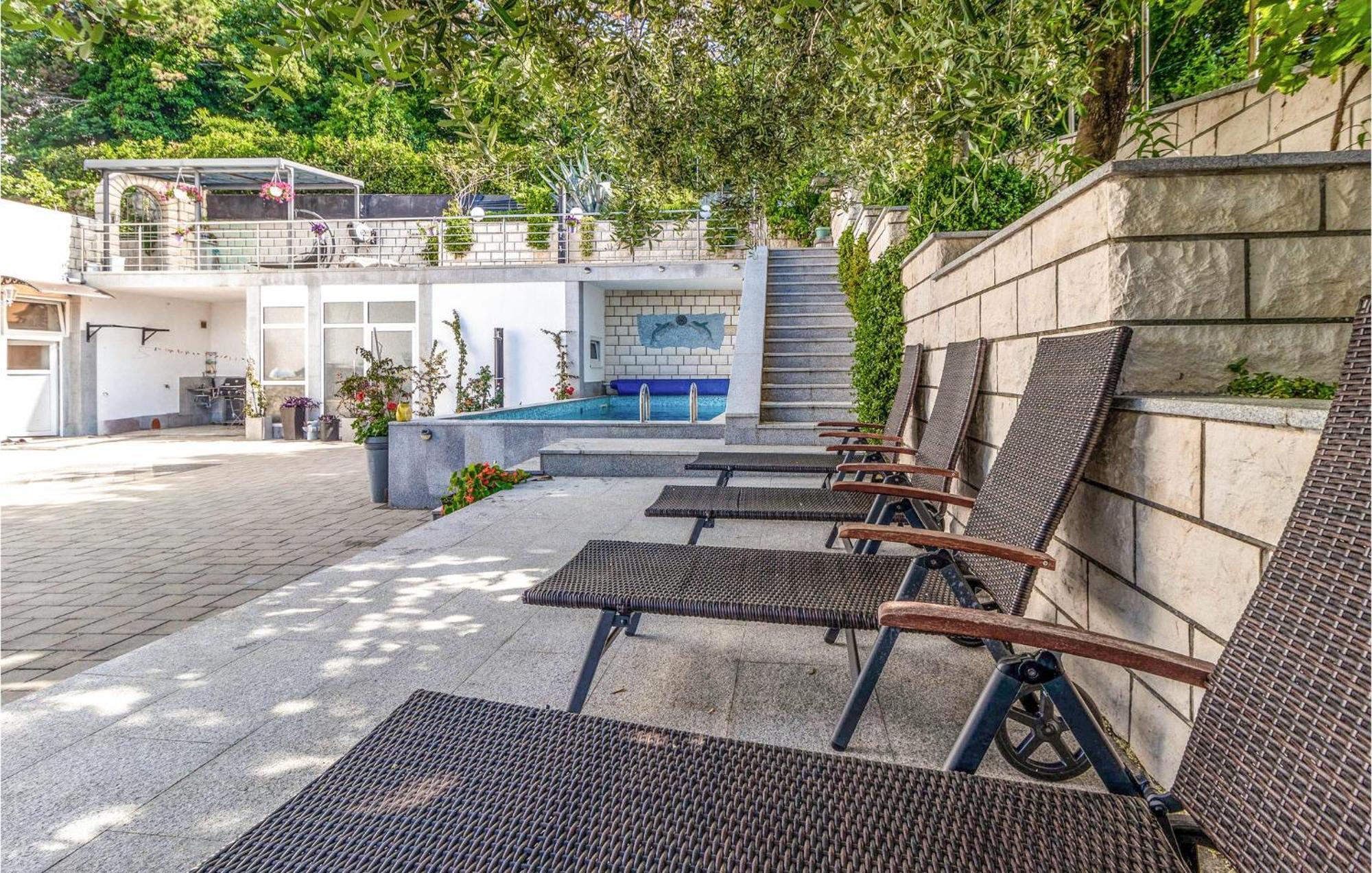 1 Bedroom Cozy Apartment In Crikvenica Exterior foto